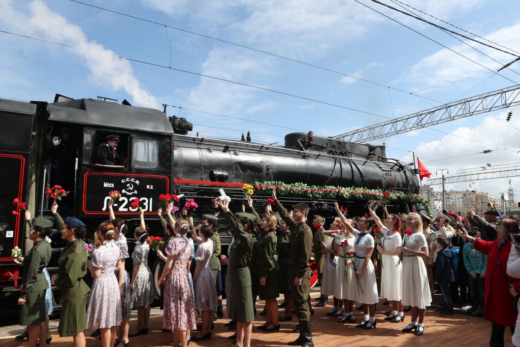 Военный эшелон поезд фото