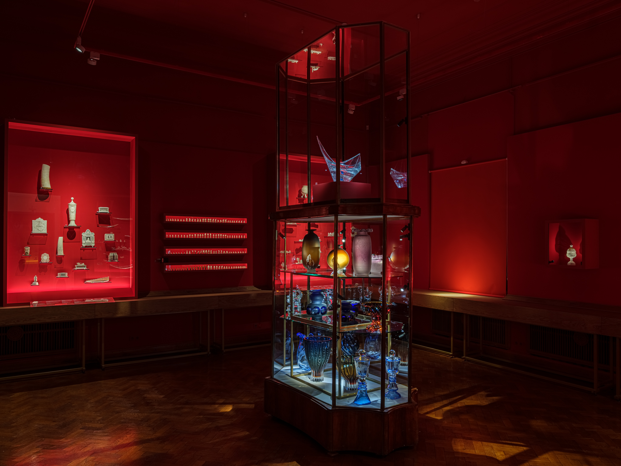 Во Всероссийском музее декоративного искусства открыта экспозиция - исследовательская работа " Во имя промысла "